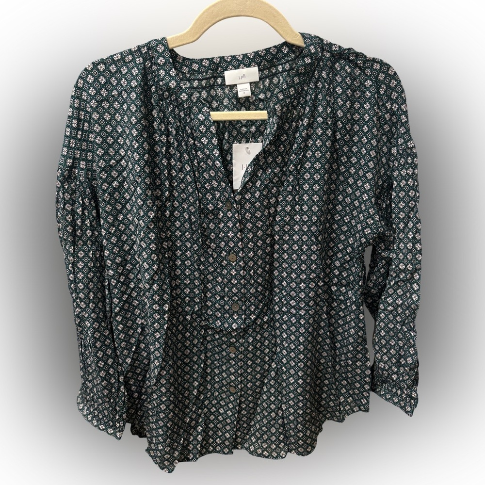 JJill women’s smocked Henley top, size medium NWT!